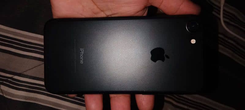 Apple I phone 7 ha 32gbPTA approved 03287952283 1