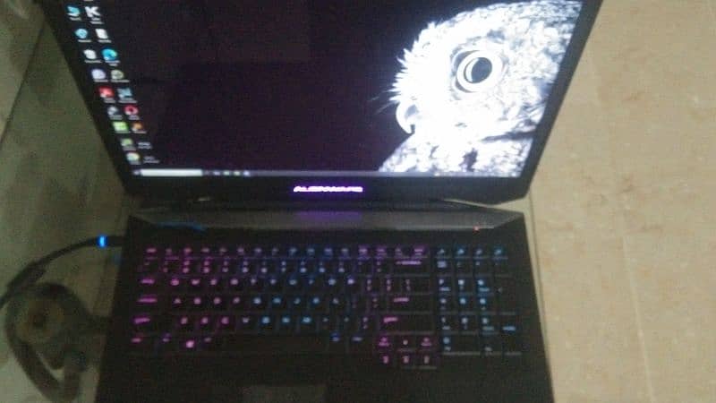 DELL ALIENWARE 17 R1 GAMING LAPTOP 1