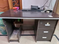 Computer Table With Rack Urgent sale