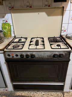 Italian stove in good condition.