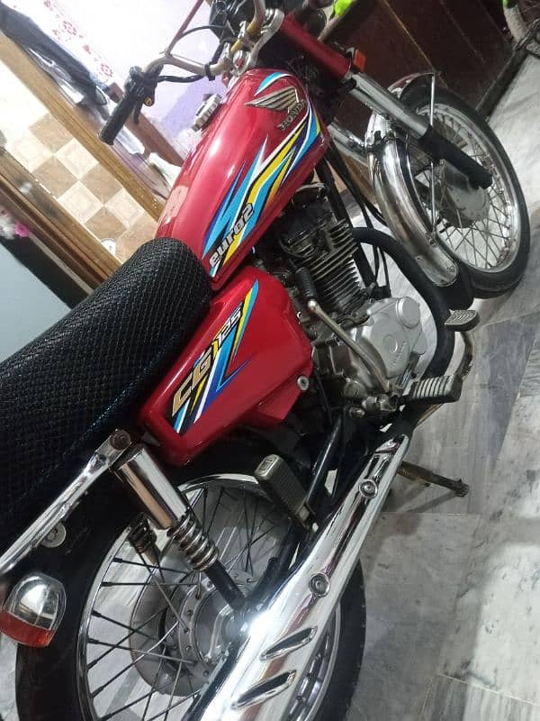 honda 125 lahore nambar 18 model 0