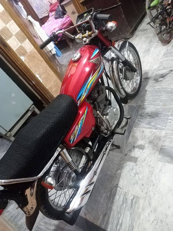 honda 125 lahore nambar 18 model 1