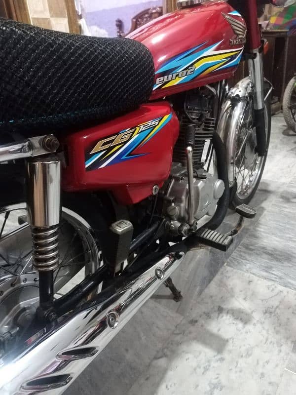 honda 125 lahore nambar 18 model 4