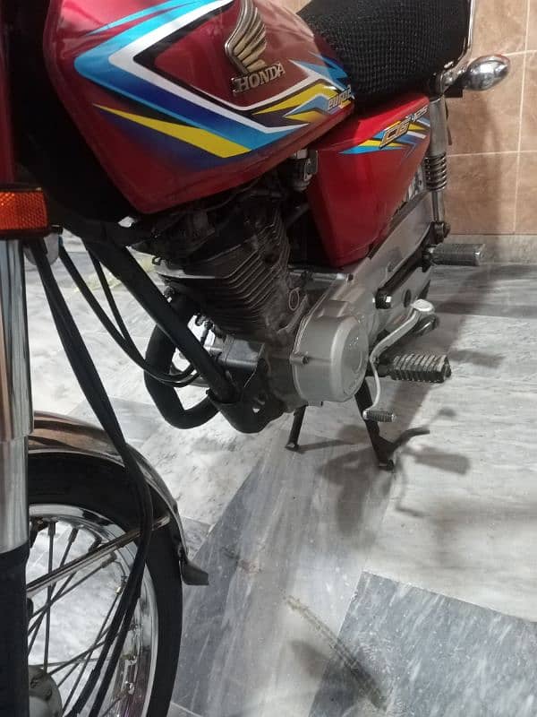 honda 125 lahore nambar 18 model 9