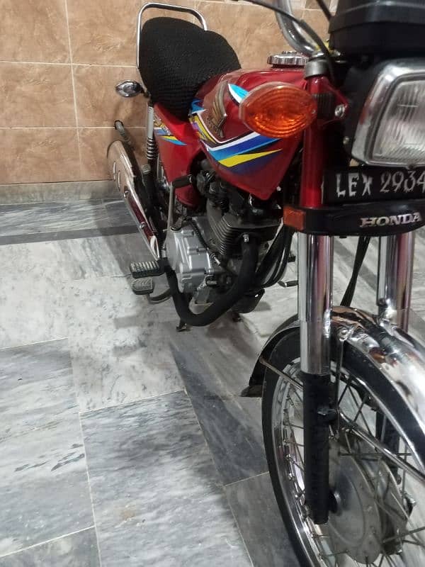 honda 125 lahore nambar 18 model 13