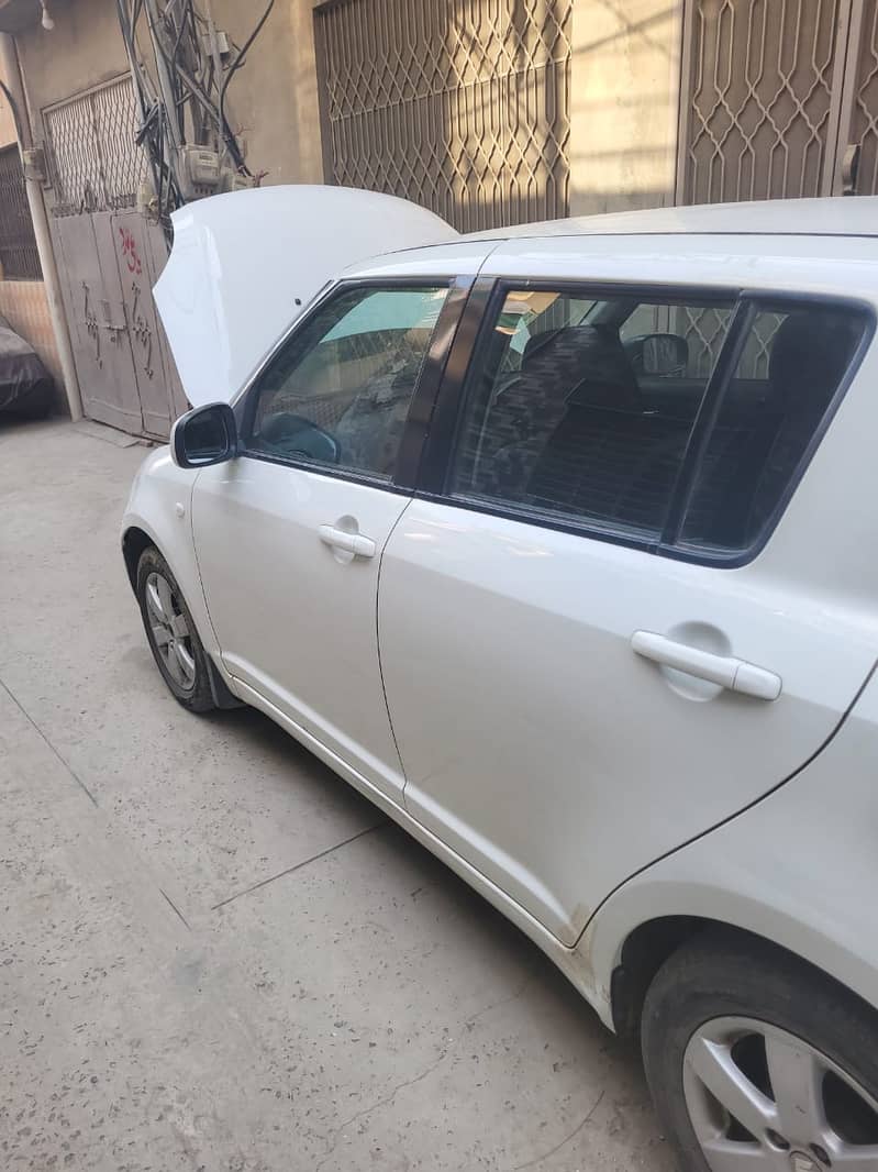 Suzuki Swift 2015 model for sale white colour 4