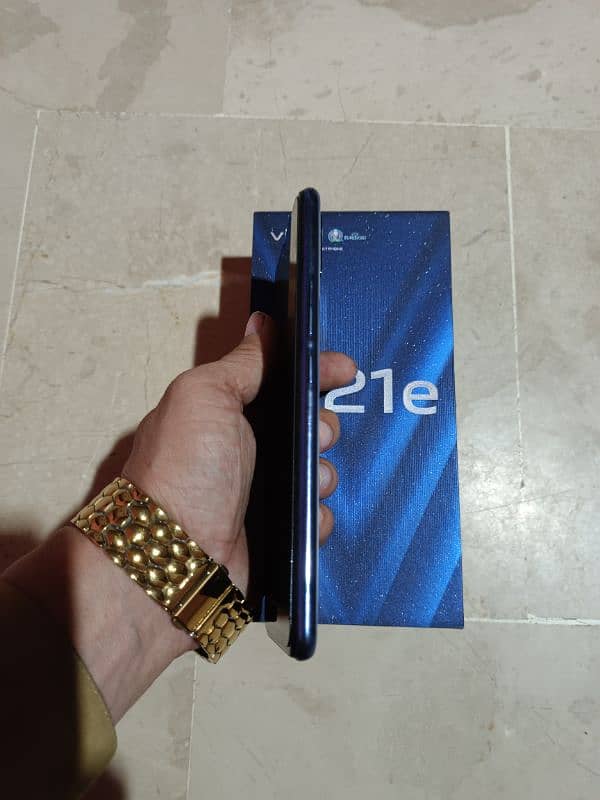 vivo v21e 8/128 3