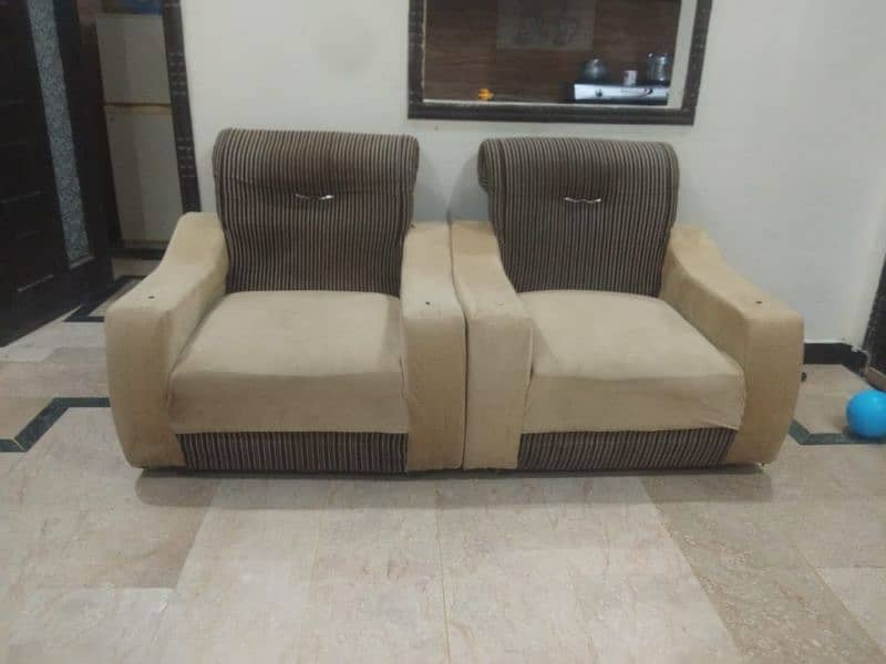 7 seaters Sofa set urgent sale 1