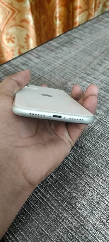 iphone 11 PTA approved 128GB white 1