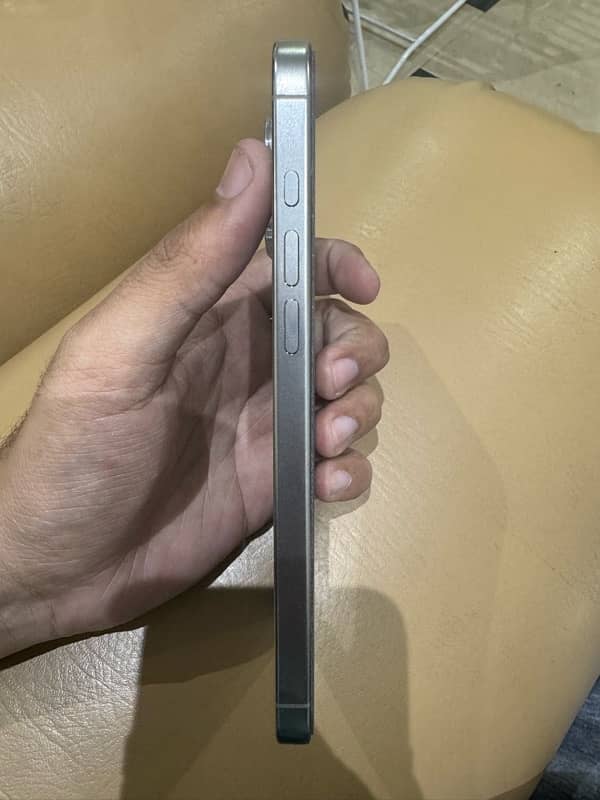 i phone 16 pro max natural titanium 3