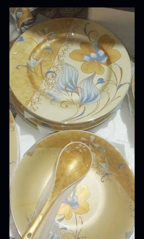 urgent sale Marble Dinner set box pack hai 3