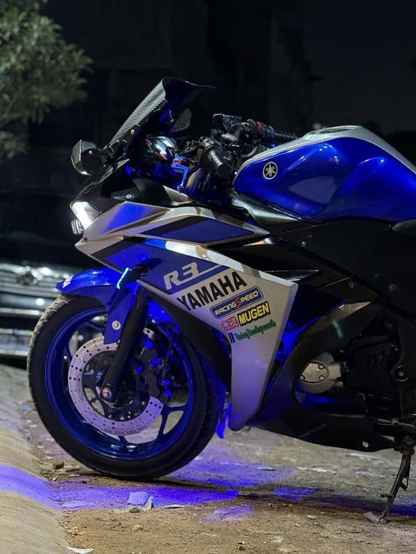 YAMAHA R3 (Replica) 0