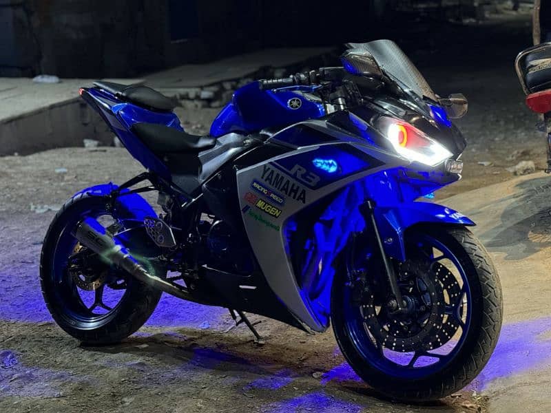 YAMAHA R3 (Replica) 1