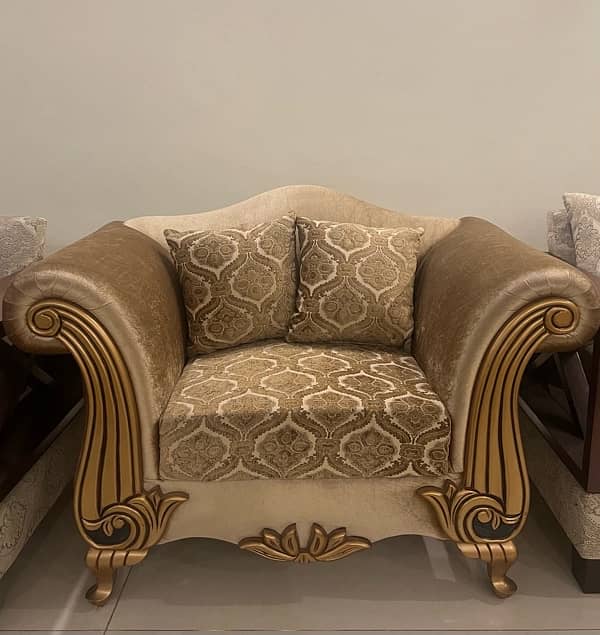 sofa set on 60% discount 1