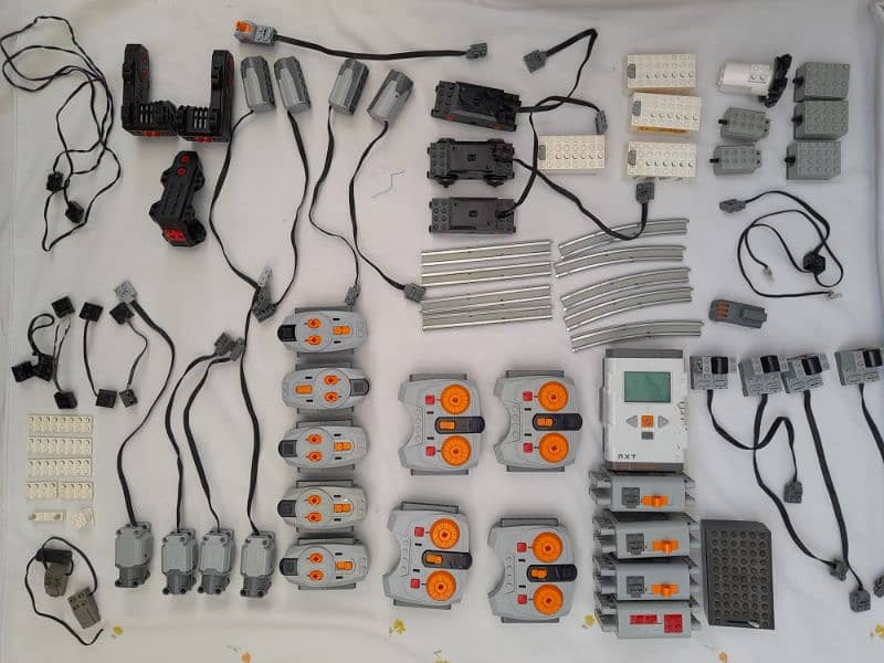 Ahmad's Lego Technic and Robotic accessories n Parts 0