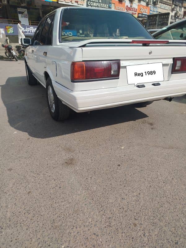 Nissan Sunny 1989 3