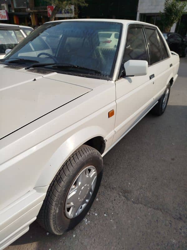 Nissan Sunny 1989 11