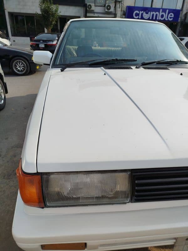 Nissan Sunny 1989 13