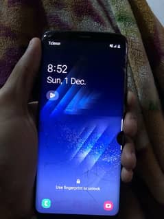 Samsung s8 ik dot ha or glass break hai Back be toti hue hai pta aprov