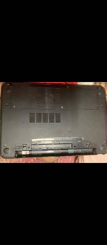 Dell laptop urgent sell. only 1400 3