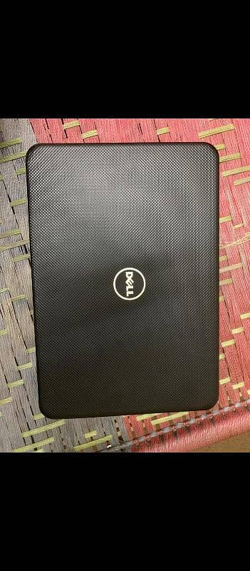 Dell laptop urgent sell. only 1400 4