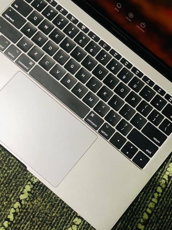 MacBook Pro 2017 13.3" inch Retina display in Reasonable price 7