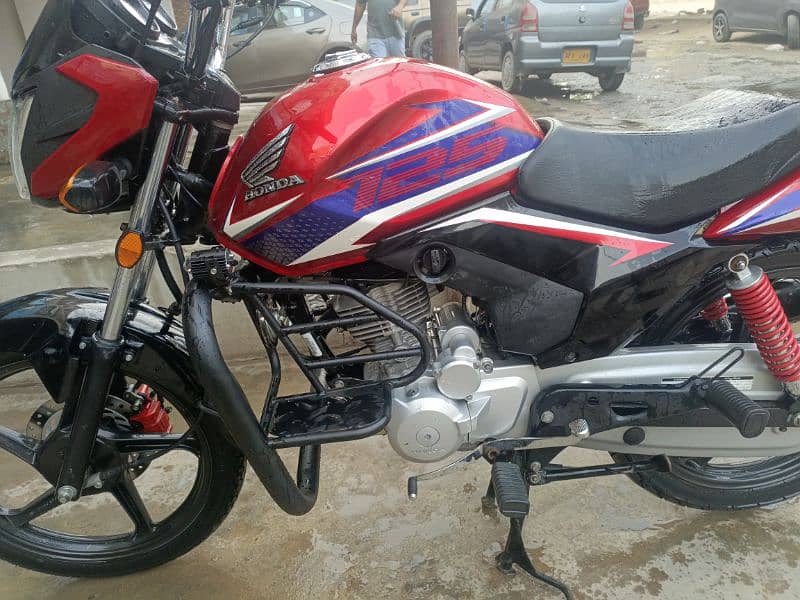 Honda CB 125 - with key or keyless start System, 16