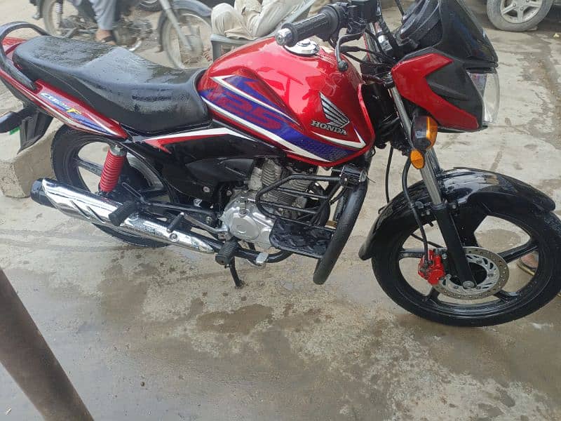 Honda CB 125 - with key or keyless start System, 17