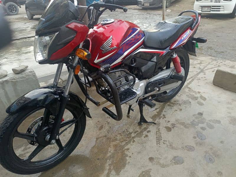 Honda CB 125 - with key or keyless start System, 18