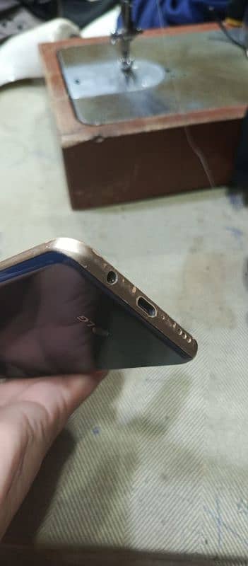 LG V 60( 8/128 , 10/9 condition 5