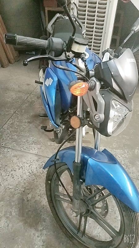 Suzuki 150 in blue colour good condition just like new 0