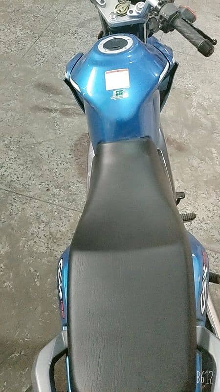 Suzuki 150 in blue colour good condition just like new 3