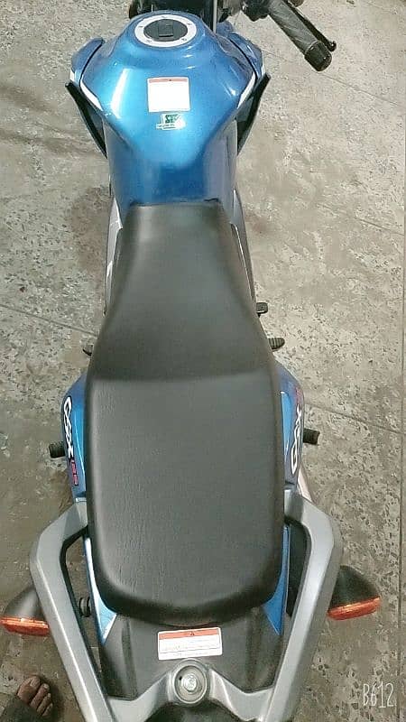 Suzuki 150 in blue colour good condition just like new 4