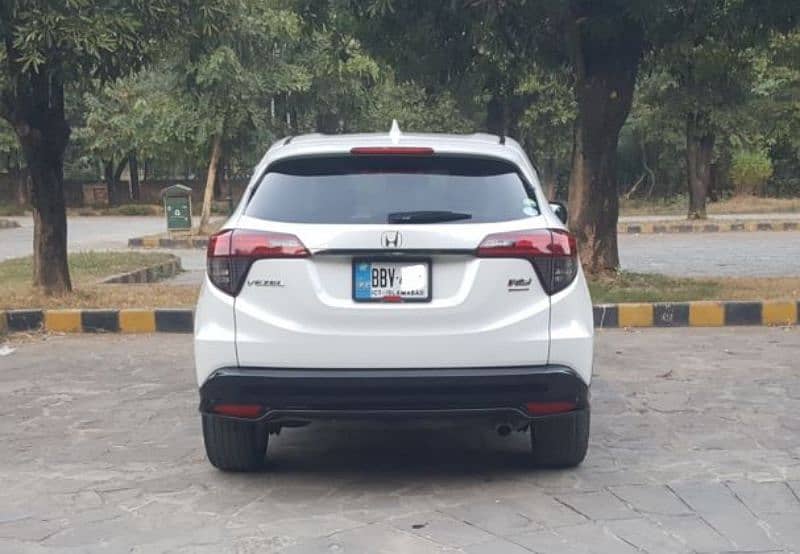 Honda Vezel RS-Full Option-2018/2024 3