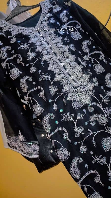 Shirt: Chiffon Trouser: Lawn Silk Dupatta: Chiffon Color: Black 0