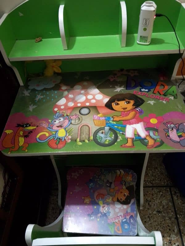 writing table and chair for kids . 2