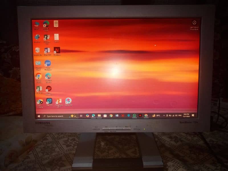 Samsung Monitor 15 inches sync master 172W S 0