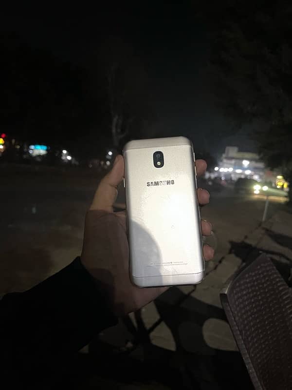 Samsung j3 pro 0