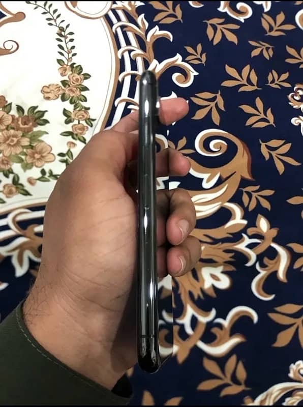 apple iPhone XS 5