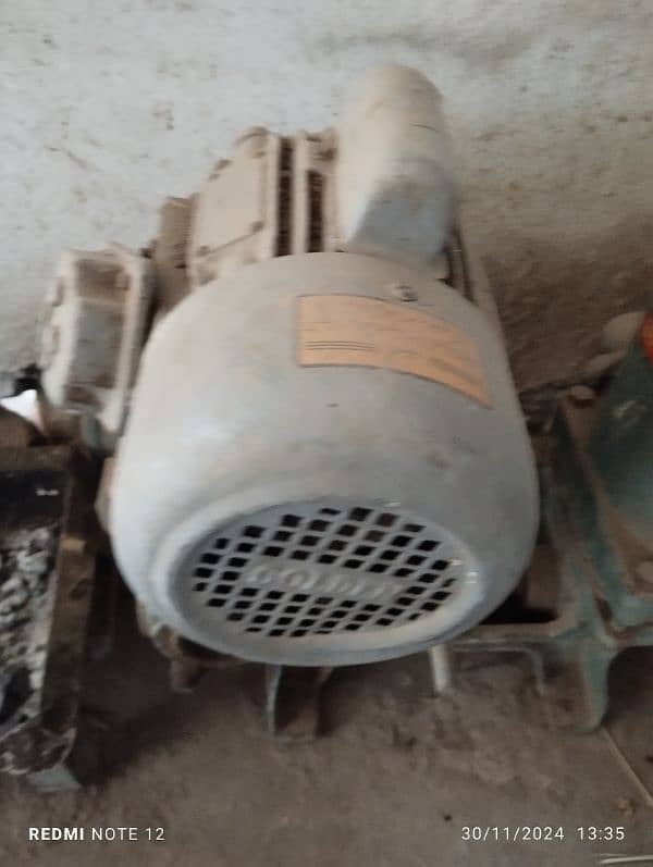 Golden Donkey Motor With Pump almost New 3