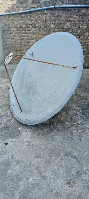 Dish for sale 5 foot 0