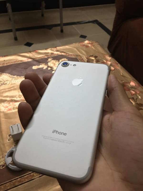 IPhone 7 128 GB 4