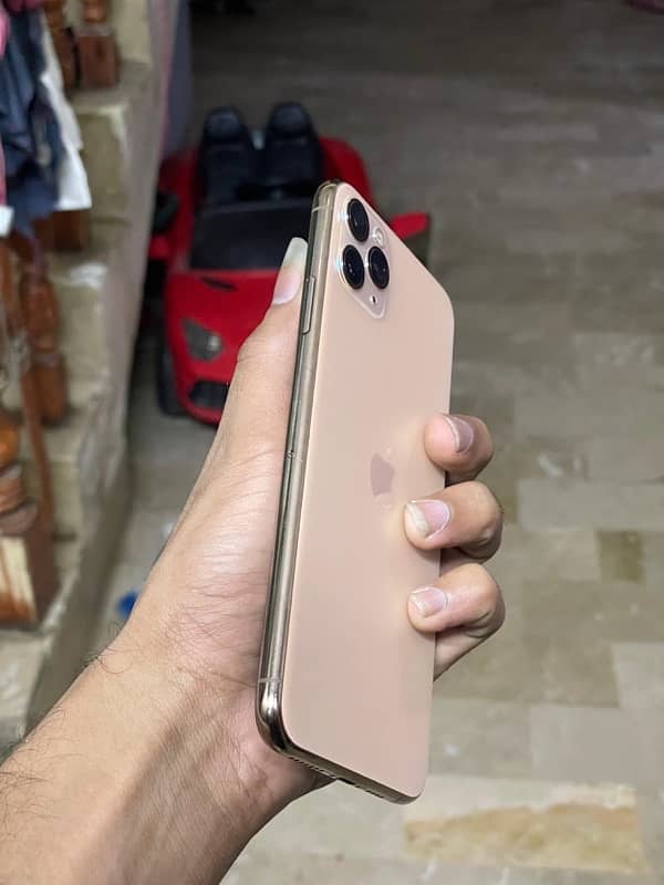 iphone 11pro max (256)gb 3