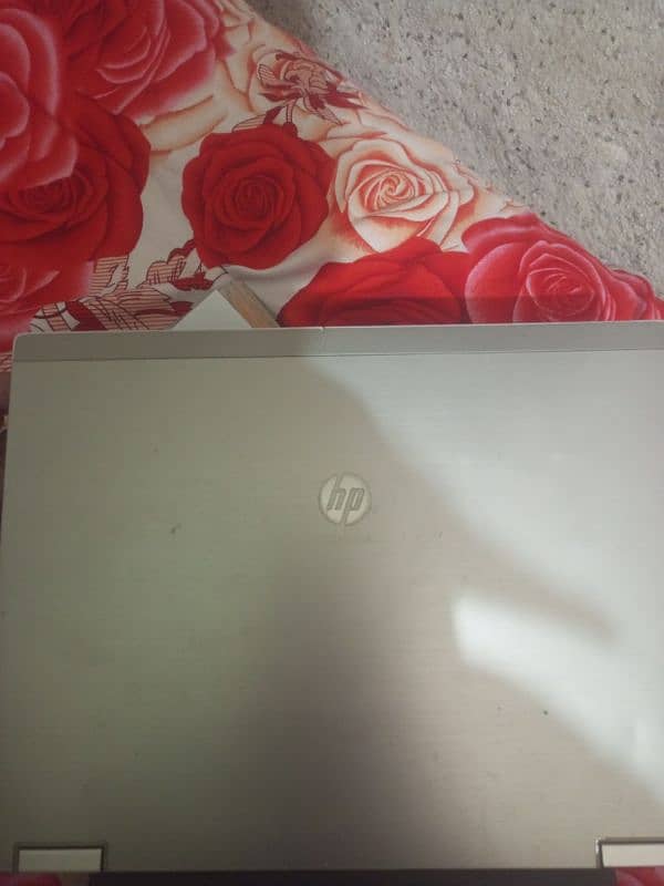 hp elite 2540 corei7 , 8 GB ram, ssd installed no any fault urgnt sale 8