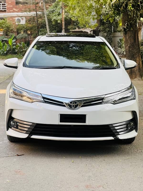 Toyota Altis Grande 2017 1