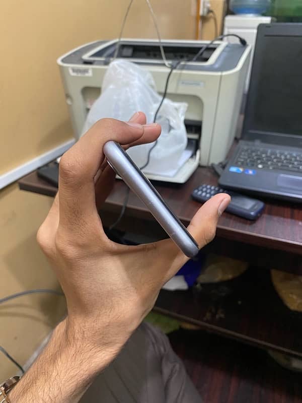 iphone 11 4