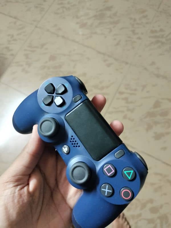 PlayStation 4 controller 1