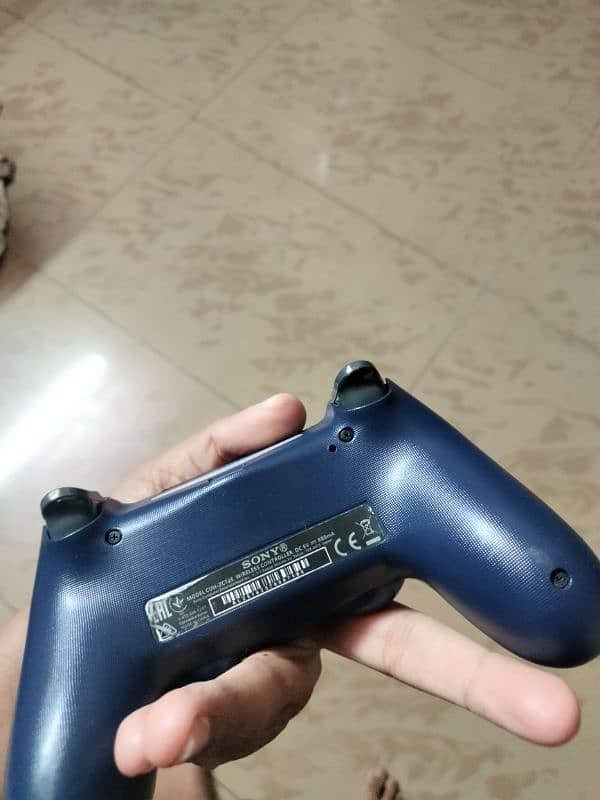 PlayStation 4 controller 2