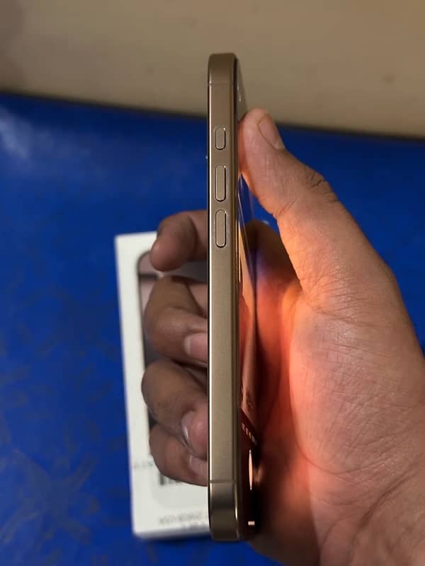 iPhone 16 Pro (Factory Unlocked) 6