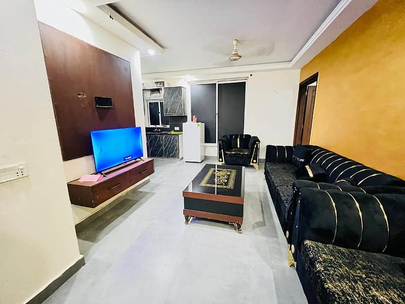 One Bed Apartment For Rent Per day Avil For familes 8